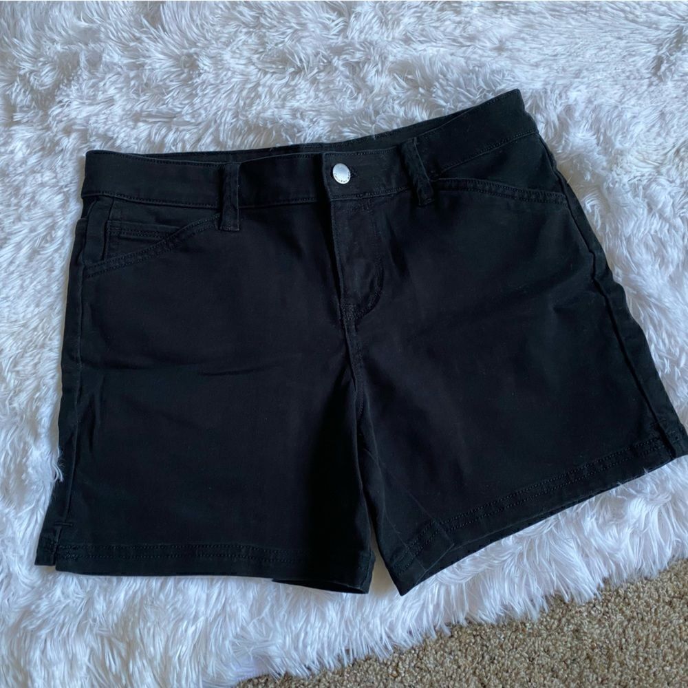 Calvin Klein Shorts Black Women’s Size 26 Waist‎